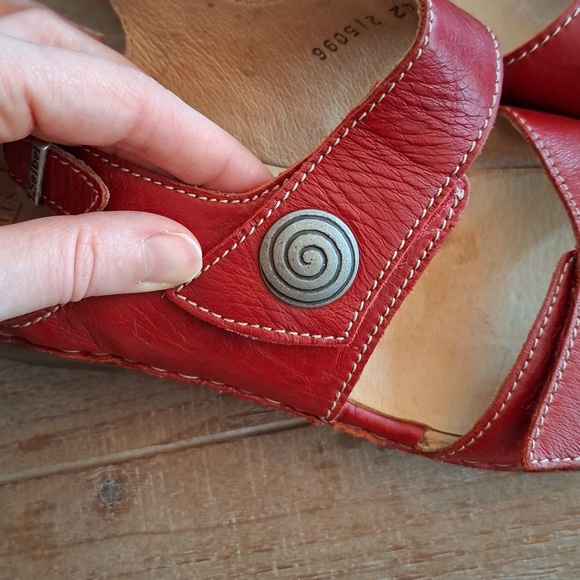 Josef Seibel Red Leather Slingback Sandals with Decorative Button (EU 42/US 11) - Picture 3 of 9